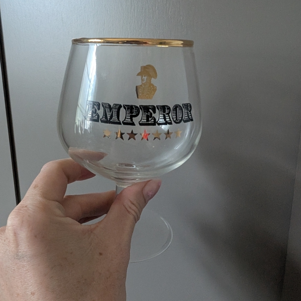 Emperor Glass with Gold Rim - Picture 6 of 7